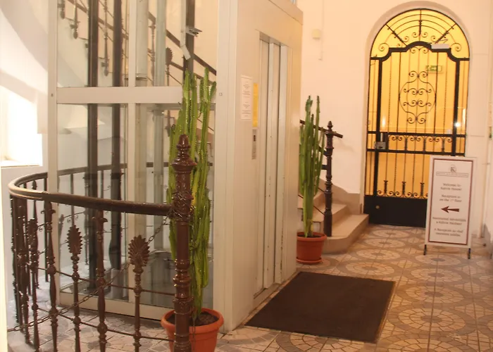 Aparthotel Maroon & Moss 3*