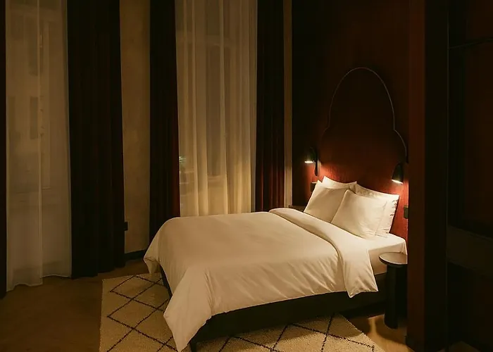 Maroon & Moss 3* Budapest