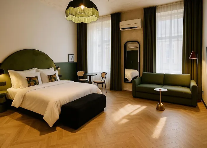 Maroon & Moss Aparthotel 3*