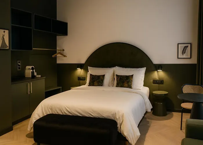 Maroon & Moss 3* Budapest