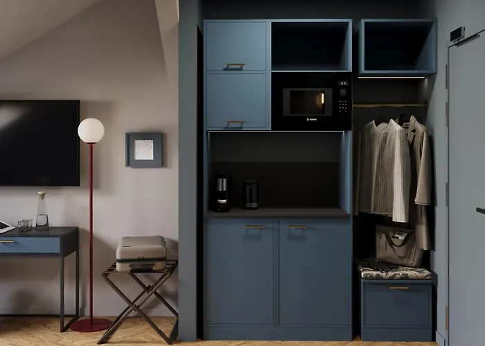 Maroon & Moss Aparthotel