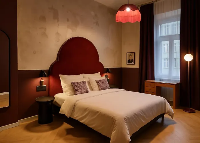 Maroon & Moss Budapest