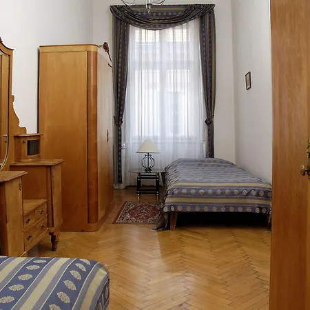 Aparthotel Kalvin House 3*
