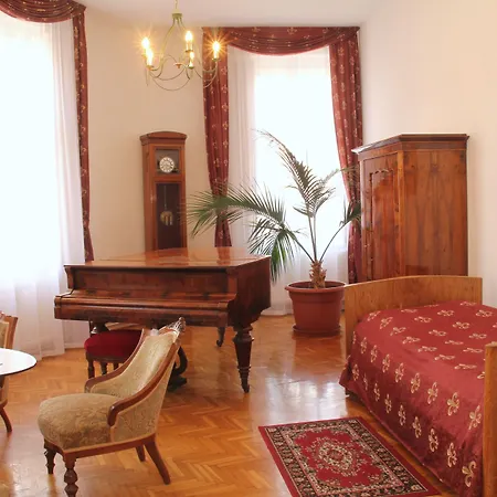 Maroon & Moss Hotel de apartamente Budapesta