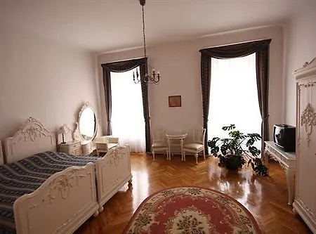 Kalvin House 3*