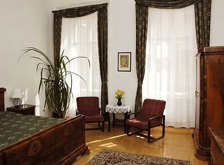 Kalvin House Aparthotel 3*