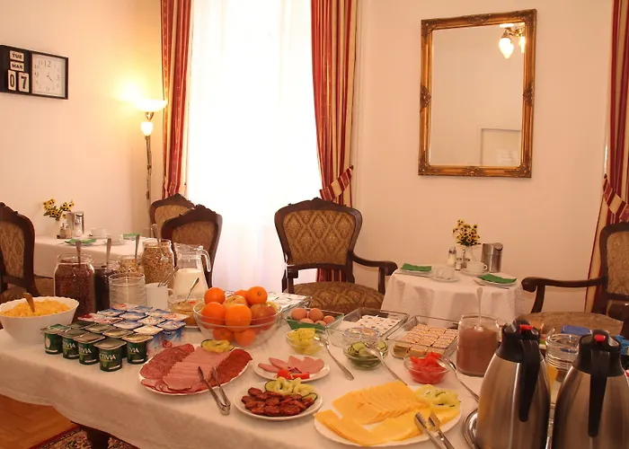 Maroon & Moss Budapest