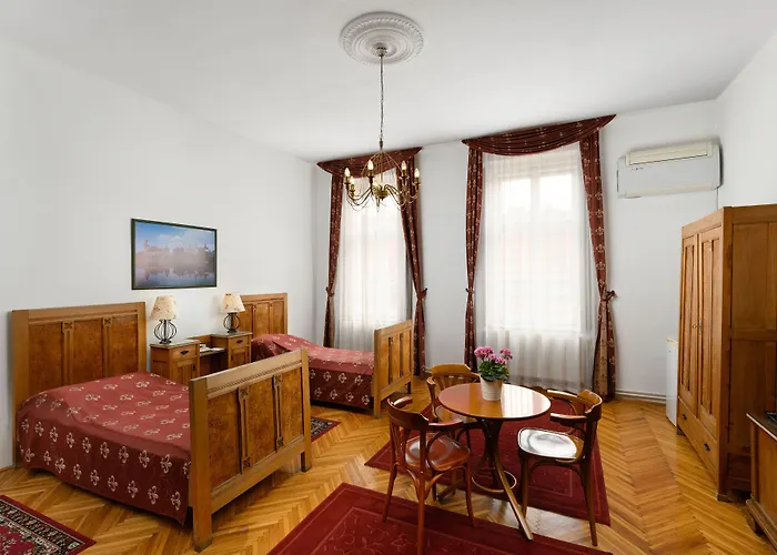 Maroon & Moss Apartmanhotel