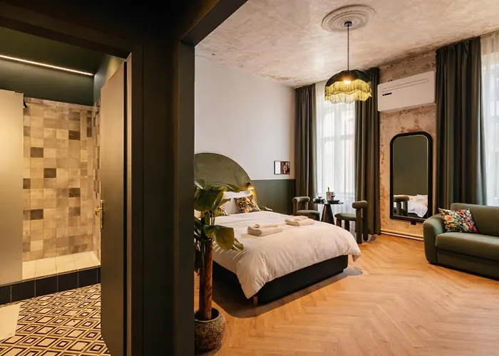 Apartmanhotel Maroon & Moss 3*