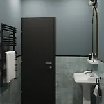 Maroon & Moss Aparthotel