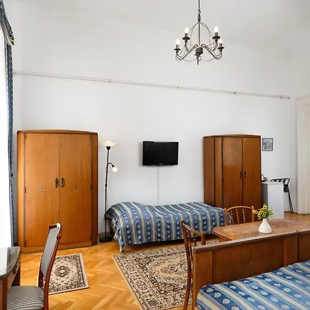 Kalvin House Апарт-отель 3*