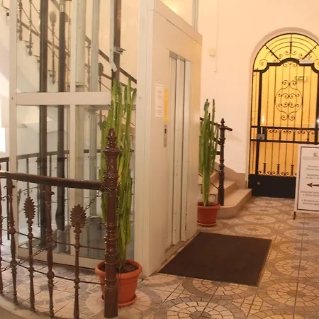 Апарт-отель Kalvin House 3*