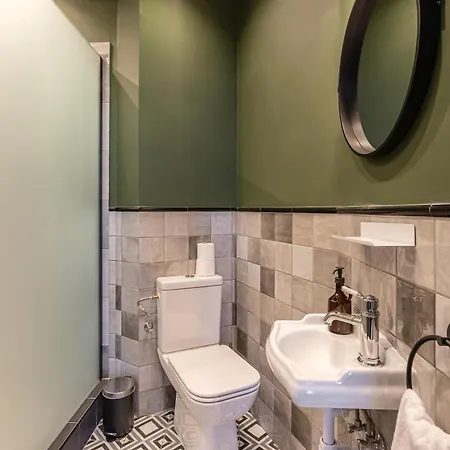 Maroon & Moss Apart Otel 3*