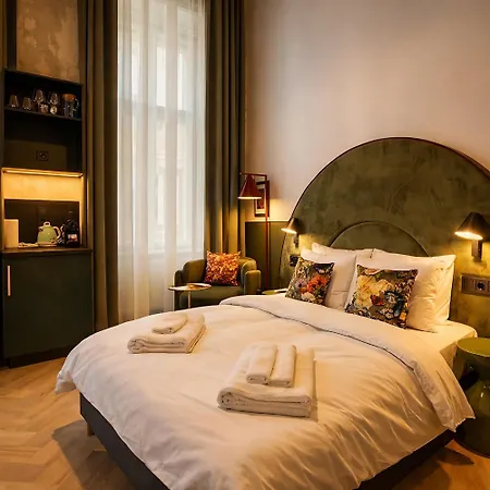Апарт-отель Maroon & Moss 3*