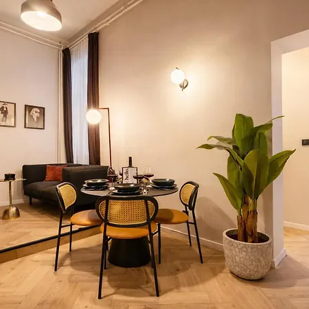 Maroon & Moss Apart Otel 3*